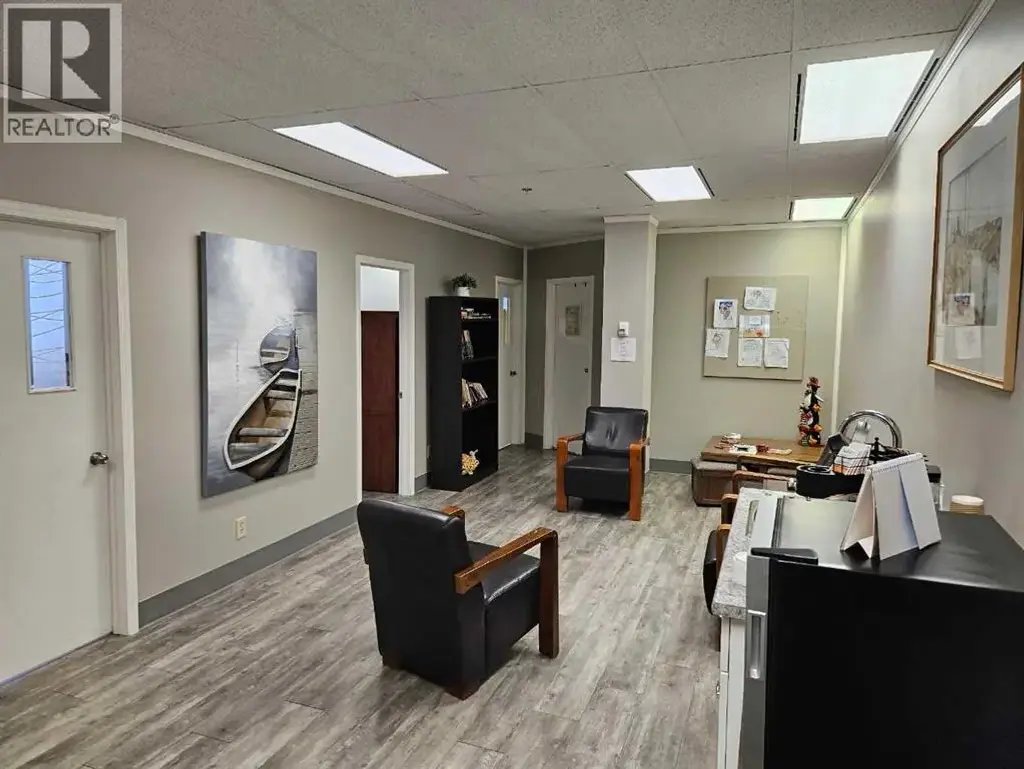108, 9804 100 Avenue, Grande Prairie